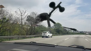 Cabeça de Sirene Gigante na Câmera Apareceu para Minha MÃE - Giant Siren Head on Camera