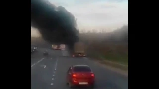 20170430 - Под Сызранью на трассе М-5 «Урал» сгорел грузовик