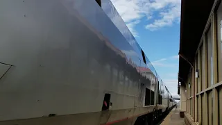 Amtrak 48 at Rome ny flying by with a horn salute