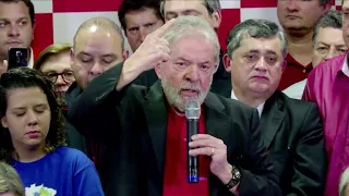 Lula lidera pesquisa presidencial, seguido de Bolsonaro