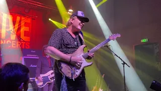 Philip Sayce - Insane solo live @ Woodstock Guitars Ensisheim 🇫🇷 23.06.2023