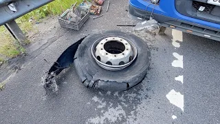 Взрыв переднего колеса на грузовиках