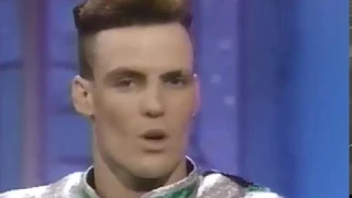 Infamous Vanilla Ice interview on Arsenio Hall incl. Performance