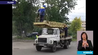 Сотні населених пунктів у західних областях України залишилися без електрики