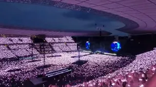 Coldplay - Sky full of stars (live in  Berlin, July 13, 2022)