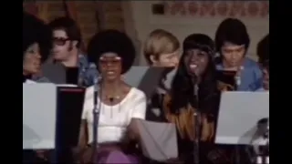 Elvis❤️Having Some "WORDS" With The Sweet Inspirations During Rehearsals 1970 TTWIW❤️🤗⚡⚡