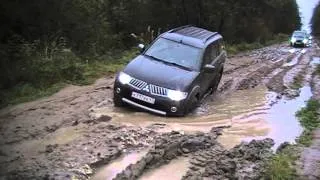 pajero sport vs range rover