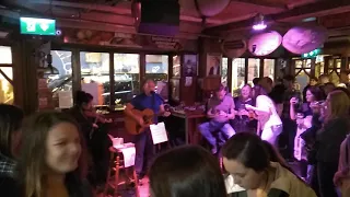 Oliver St.John Gogharty's Pub - Country roads (live in Dublin)