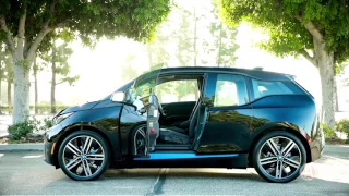 2017 BMW i3 | 5 Reasons to Buy | Autotrader