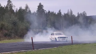 V A A R A Imusarjassa med, Volvo 142. #bossebildoktorn. Män frågån är kann den börna? @juhis123