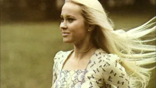 more photo's of the gorgeus Agnetha enjoy xxx