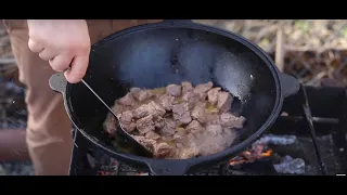 Классический чашушули в казане на костре. Рецепт из мяса с овощами.