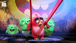 The Angry Birds Movie: The slingshot (HD CLIP)