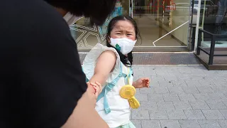 ENG) What if a little girl’s being kidnapped? How will people react? | Kidnapping Social experiment