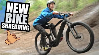 UNBOXING MY NEW BIKE AND SHREDDING MTB TRAILS!