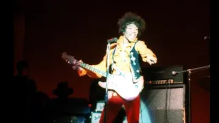 Jimi Hendrix Live - Wild Thing (Monterey, 1967) (Guitar on Fire) (HQ)