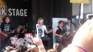 A Skylit Drive - All It Takes For﻿ Your Dreams To Come True LIVE @ Warped Tour SA