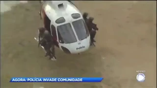 POLÍCIA CHEGANDO NA FAVELA DE HELICÓPTERO ÁGUIA!