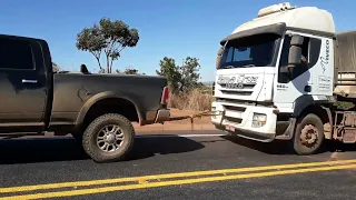 Dodge  Ram puxando carreta bitrem carregada, subindo serra do carajás no Mato Grosso (2)