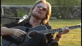 Ain't No Sunshine - Daryl Hall with Finger Eleven