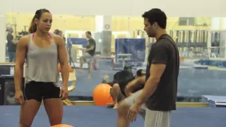 Handstand Push-up Progression with David Durante and Alessandra Pichelli