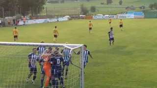 Torhüter erzielt Tor aus 80 Metern - Goalkeeper scores (Distance 80 metres)