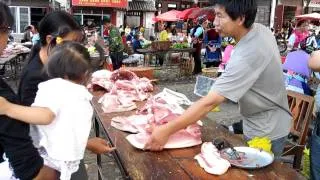 China: A Colorful Market in Yunnan (Around Dali)