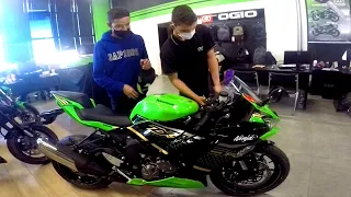 TIRANDO ZX6R 2020 0KM DA LOJA KAWASAKI.