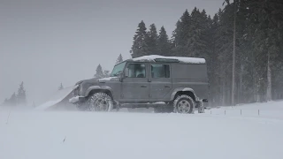 How to drive a Land Rover in snow: Driving Techniques