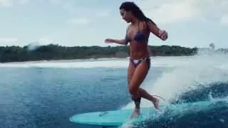 Kelia Moniz- surfer profesional team Roxy