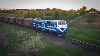 Вечерний грузовой поезд. Тепловозы TE33AC-3002 / Толкач TE33AC-3008 Абаклия [CFM]