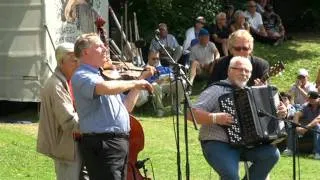 SVEN NYHUS KVARTETT SPELAR VALSEN BERGROSA I RANSÄTER