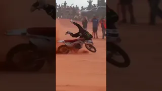 Bike race jump driver failed the bike and jump of 100 feet distance