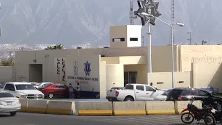 Suspenden a policías tras agredir a detenido en la vía pública | Monterrey