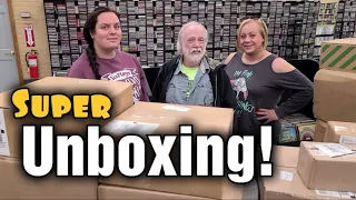 Super UNBOXING - Brand New Vinyl Records in the Record Store