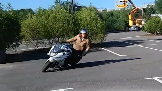 How to do a tight turn/corner on a Motorcycle, full movie (english version)