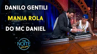 Eita! MC Daniel fez questão de mostrar sua cueca para Danilo Gentili | The Noite (31/03/23)