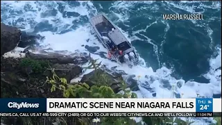 Tourists witness dramatic rescue at Niagara Falls