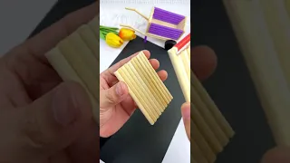 Use disposable chopsticks to do creative handwork with children