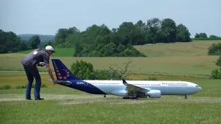 Giant RC Airbus A330 Brüssel Airlines Twin Turbine Model Airliner