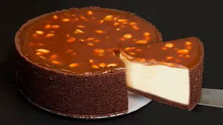 Amazing SNICKERS cheesecake with peanuts and caramel!