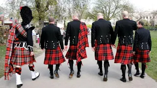 Почему шотландцы носят юбки?
