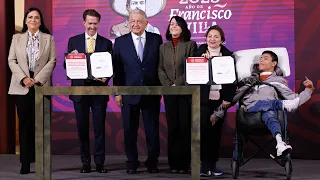 Gobierno creará Centro de Inclusión para personas con discapacidad. Conferencia presidente AMLO