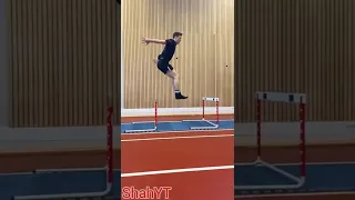 Karsten Warholm hurdle training