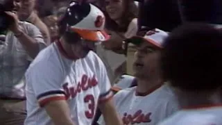 1983 WS Gm2: Lowenstein homers to tie the ballgame