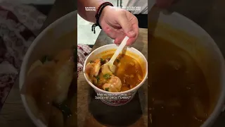 Едят ли суп том ям с рисом или нет?