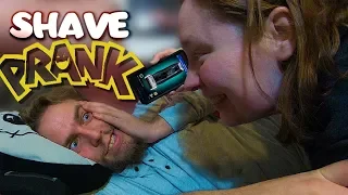 GIRLFRIEND PRANKS BOYFRIEND!