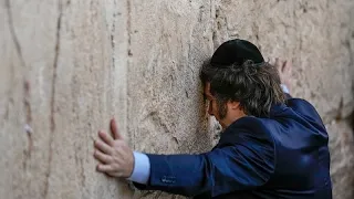 Arjantin Devlet Başkanı Ağlama Duvarı'nı ziyaret etti; Yahudiliğe geçeceğini söyledi