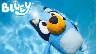 BLUEY Pool - Water safety for kids | Pretend Play with Bluey Toys | Bunya Toy Town