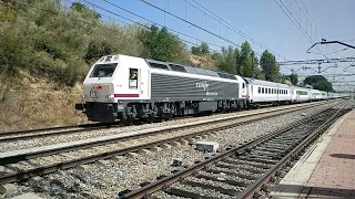 Locomotora Renfe 333-344-0 composición Turista Arco